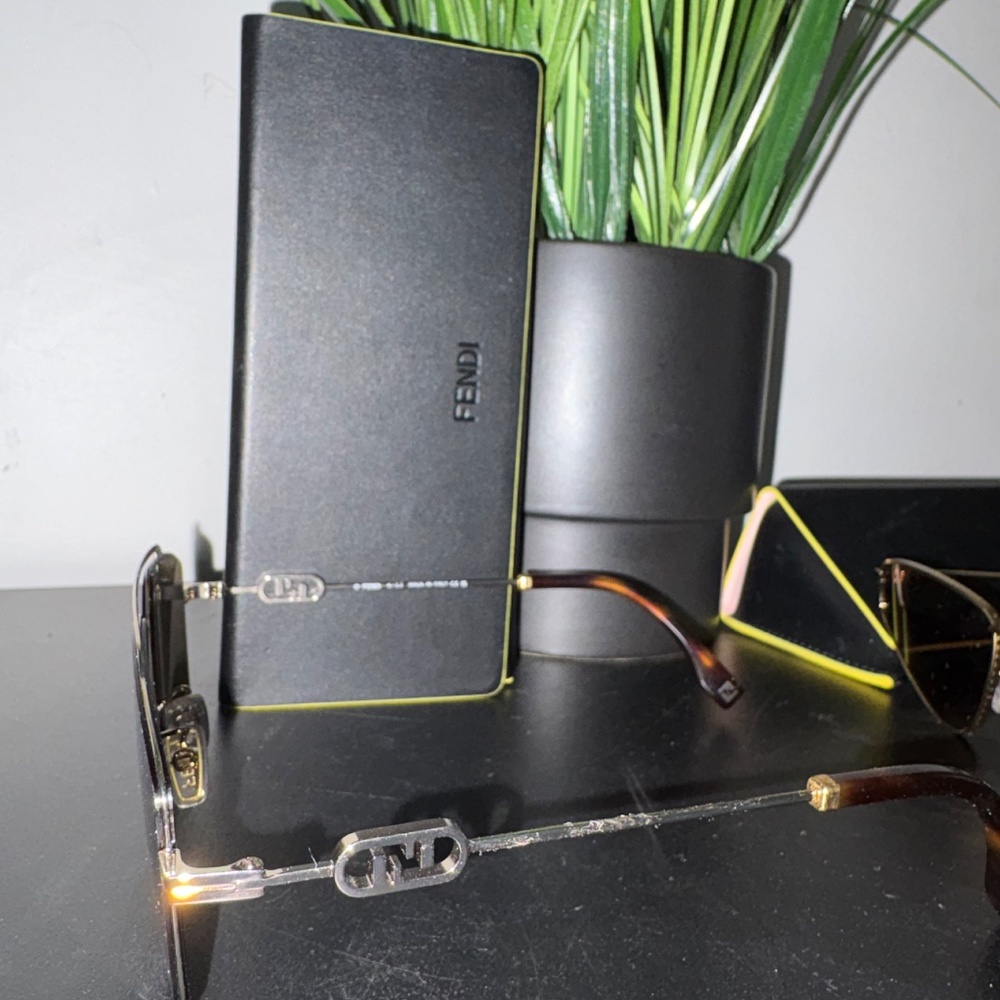 FENDI sunglass lot!!! - Picture 2 of 5